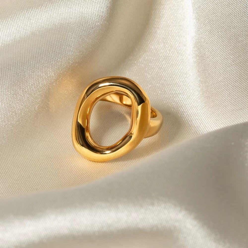 SIZE 8 | 18K Gold Plated Irregular Chunky Oval Hollow Ring - Picture 4 of 7